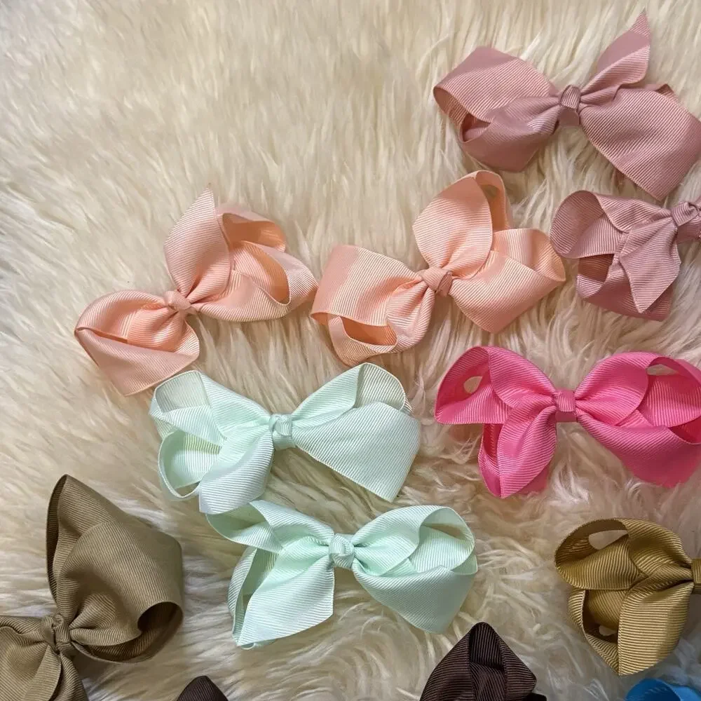 Lot Of 23 boutique style Girls hair bows 4”grosgrain ribbon Alligator Clip